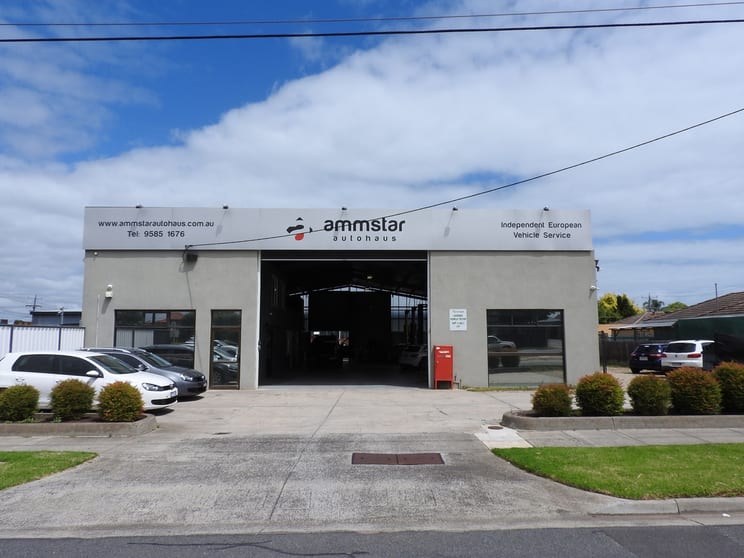 Click to view all images 228 Centre Dandenong Road Cheltenham VIC 3192 - Image 1