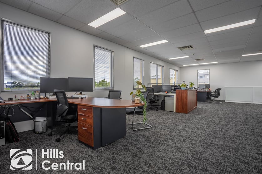 Click to view all images 17b/10 Gladstone Road Castle Hill NSW 2154 - Image 3