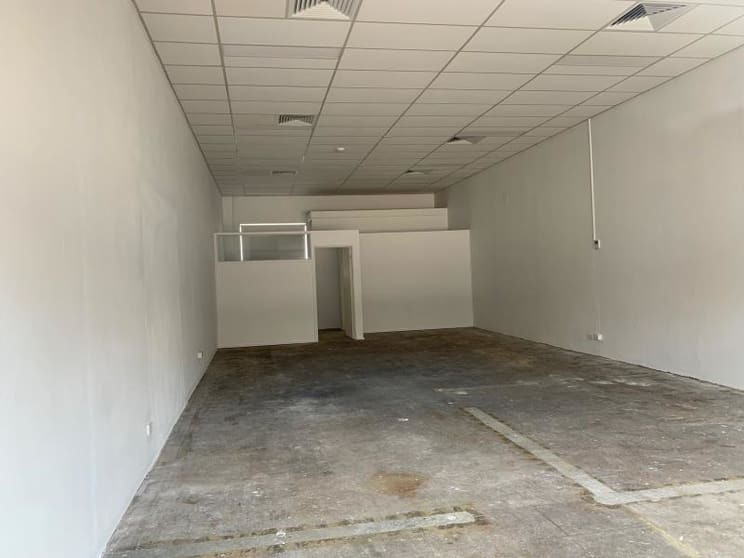 Click to view all images Unit 7/196 Gladstone Street Fyshwick ACT 2609 - Image 2