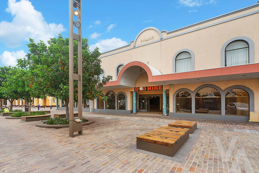 Click to view all images 2/385 High Street Maitland NSW 2320 - Image 1