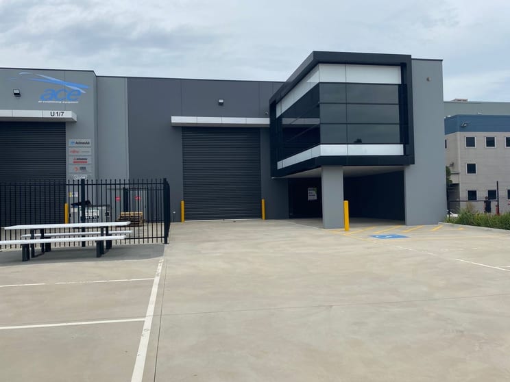 Click to view all images 7 Network Drive Carrum Downs VIC 3201 - Image 1