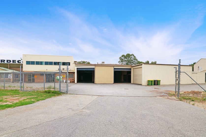 Click to view all images 5 Burwash Place Maddington WA 6109 - Image 1