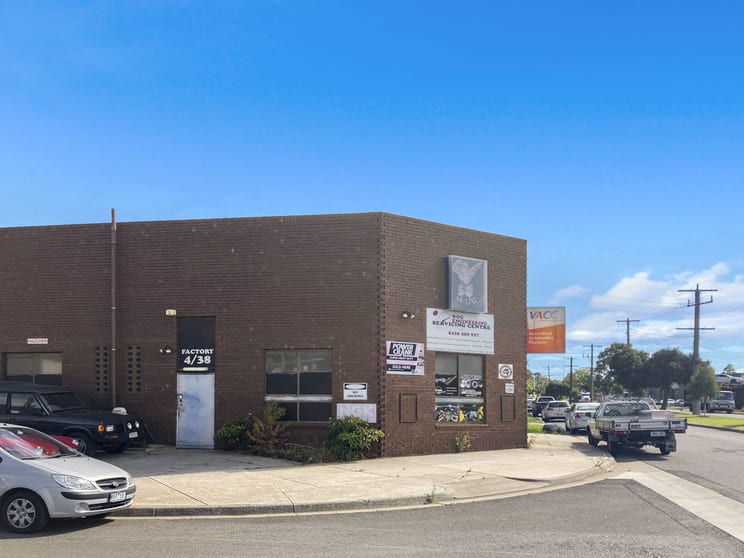 Click to view all images 4/38 Sinclair Road Dandenong VIC 3175 - Image 2