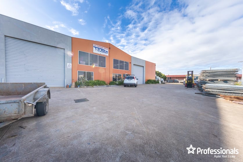 Click to view all images 22 Norton Drive Melton VIC 3337 - Image 1
