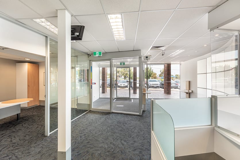 Click to view all images 40 Borrack Square Altona North VIC 3025 - Image 3