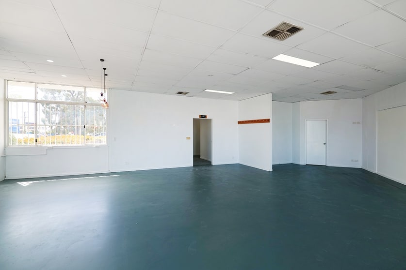 Click to view all images 1 & 2/2 Farrall Road Midvale WA 6056 - Image 3