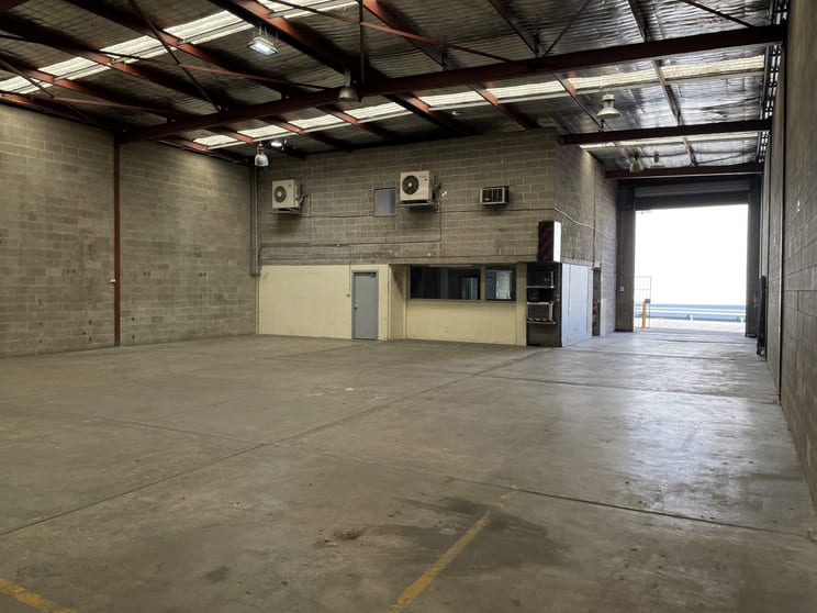 Click to view all images Unit 2/2 Bronti Street Mascot NSW 2020 - Image 2