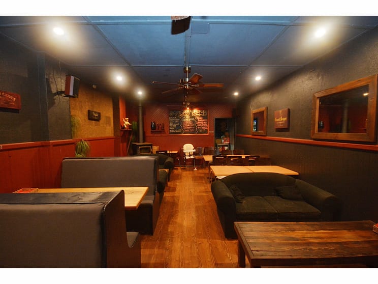 Click to view all images 4 Katoomba Street Katoomba NSW 2780 - Image 2