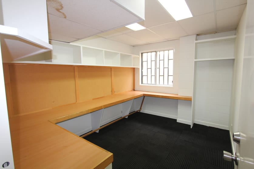 Click to view all images 69 Secam Street Mansfield QLD 4122 - Image 3