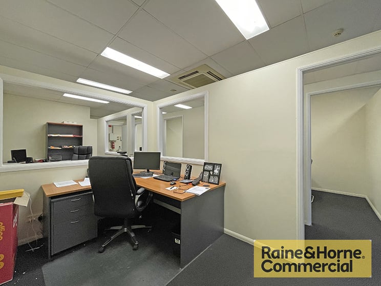 Click to view all images 11/996 Anzac Avenue Petrie QLD 4502 - Image 3