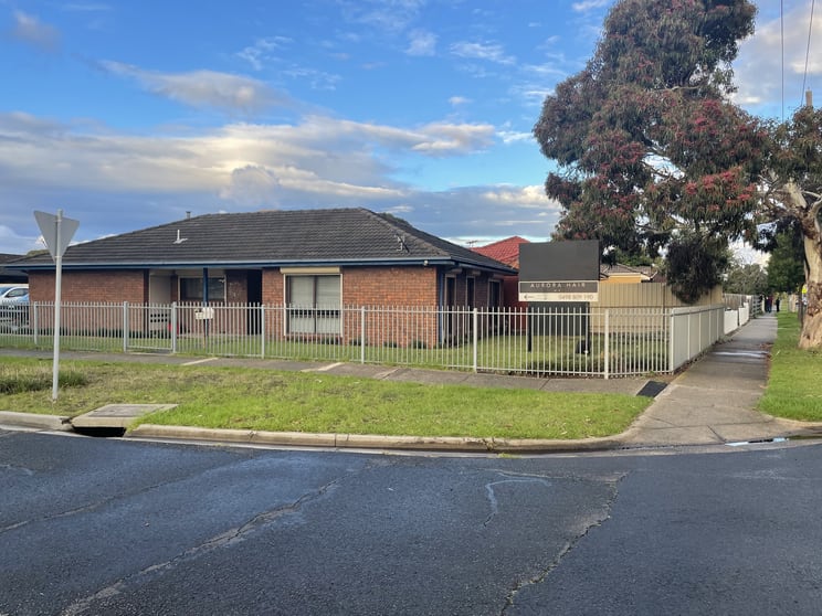 Click to view all images 399 Queen Street Altona Meadows VIC 3028 - Image 2