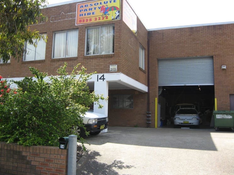 Click to view all images 14 Rochester Street Botany NSW 2019 - Image 2