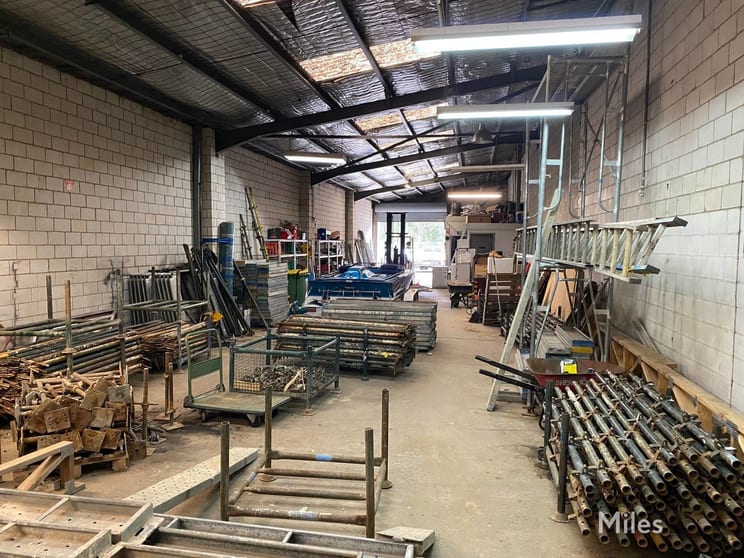 Click to view all images 2/57 Crissane Road Heidelberg West VIC 3081 - Image 3