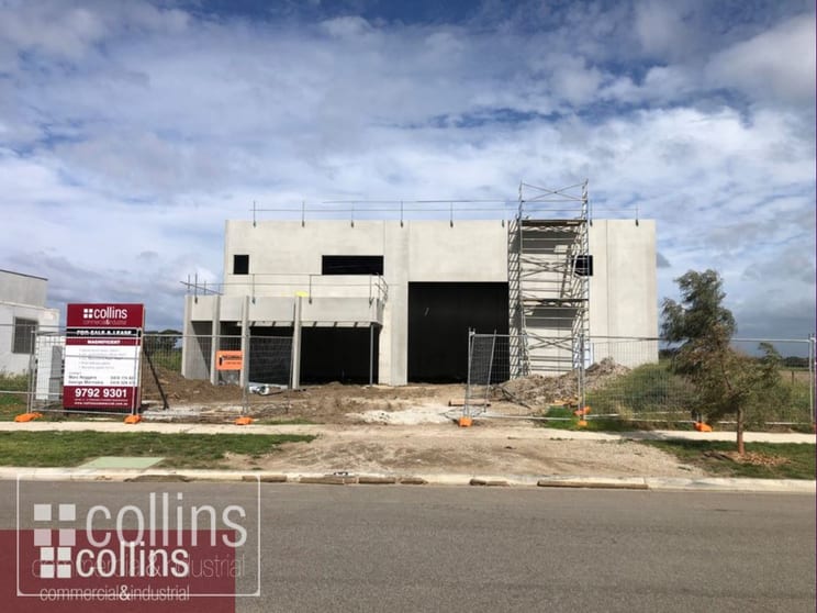 Click to view all images 15 Lonhro Boulevard Cranbourne West VIC 3977 - Image 1
