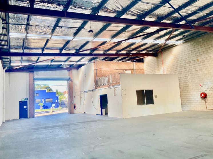 Click to view all images 53 Pemberton Street Botany NSW 2019 - Image 3