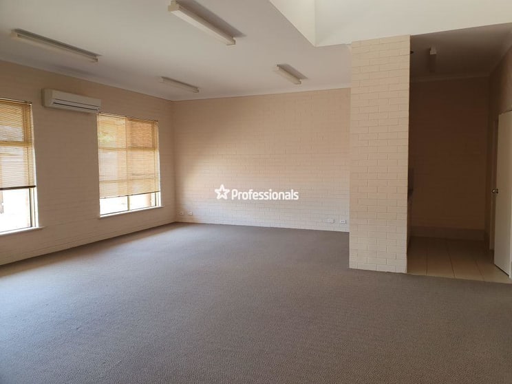 Click to view all images 2B/113 Dempster Street Esperance WA 6450 - Image 3