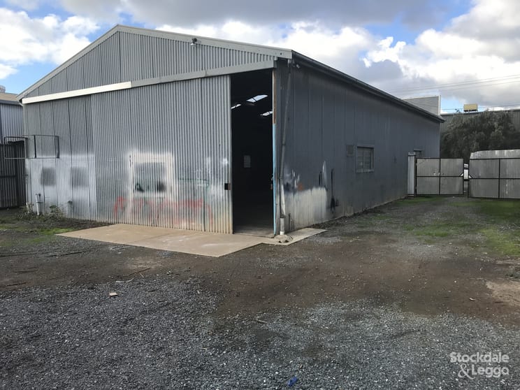 Click to view all images 8 Smythe Street Shepparton VIC 3630 - Image 3