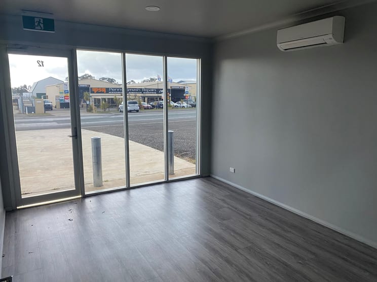 Click to view all images 12 Piper Road East Bendigo VIC 3550 - Image 2