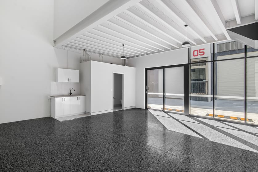 Click to view all images 11/15-17 Ramly Drive Burleigh Heads QLD 4220 - Image 2