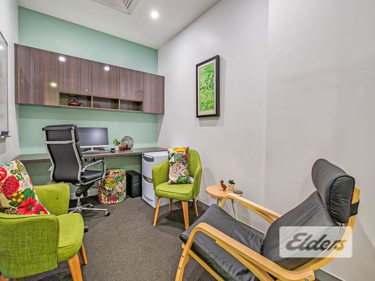 Click to view all images 5/168 Riding Road Hawthorne QLD 4171 - Image 2