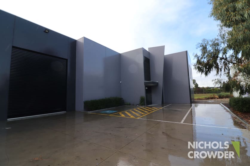 Click to view all images 4/94 Brunel Road Seaford VIC 3198 - Image 2