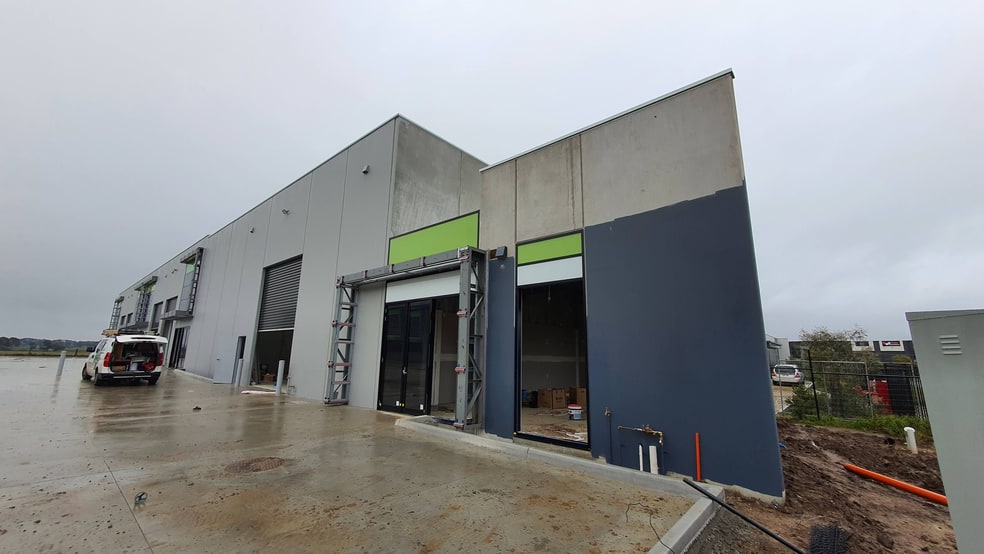 Click to view all images 9/37 Industrial Circuit Cranbourne West VIC 3977 - Image 1