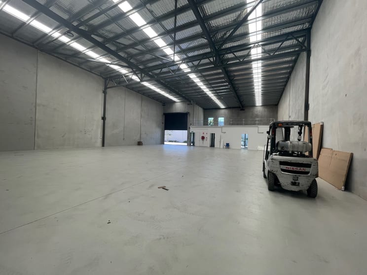 Click to view all images Unit 3/18 Ellerslie Rd Meadowbrook QLD 4131 - Image 3