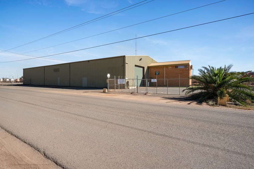Click to view all images 117 West Kalgoorlie Road West Kalgoorlie WA 6430 - Image 1