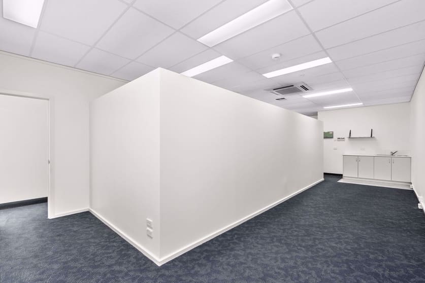 Click to view all images 9/240 Pakington Street Geelong West VIC 3218 - Image 3