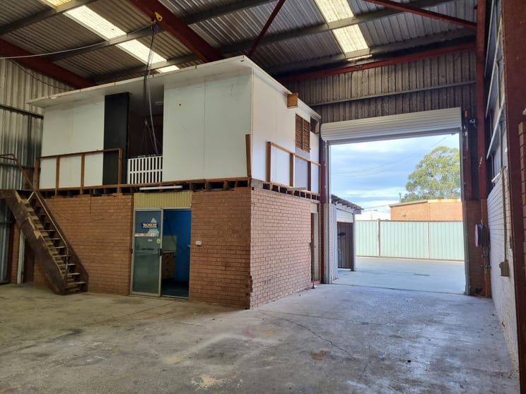 Click to view all images 4/11 Mildon Road Tuggerah NSW 2259 - Image 3