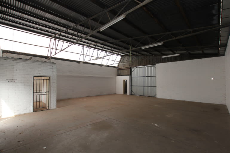 Click to view all images 10 Gibbs Street East Cannington WA 6107 - Image 3