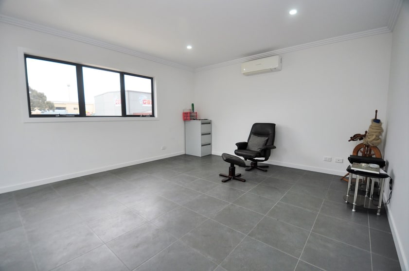 Click to view all images 16 Roanaok Court East Bendigo VIC 3550 - Image 2