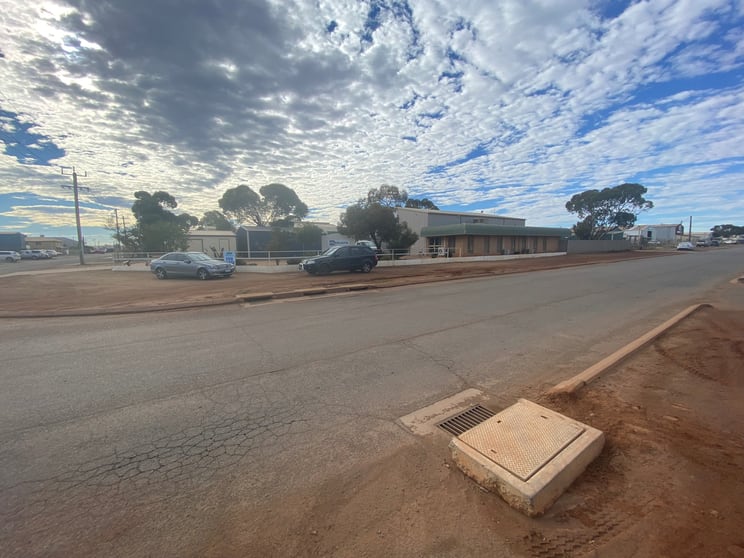 Click to view all images 25 Close Way West Kalgoorlie WA 6430 - Image 3