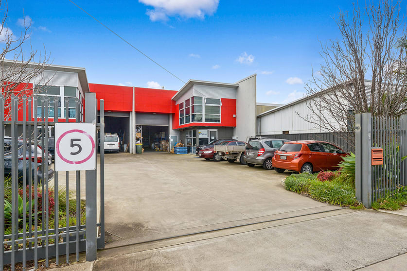Click to view all images 16A Paringa Avenue Somerton Park SA 5044 - Image 2