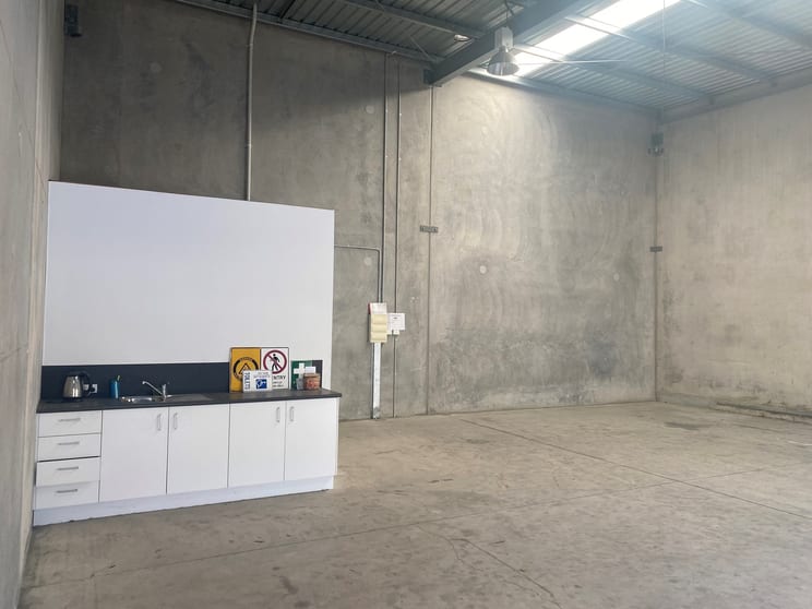 Click to view all images Unit 2/25 Enterprise Street Caloundra West QLD 4551 - Image 2