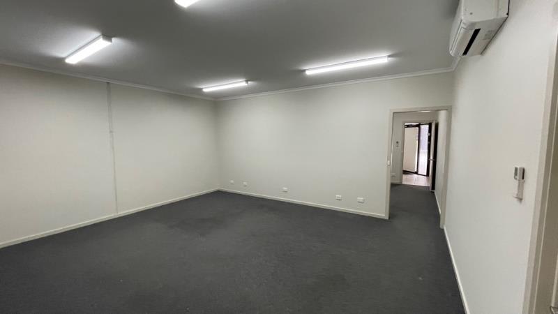 Click to view all images Unit 17/87-91 Heatherdale Road Ringwood VIC 3134 - Image 3