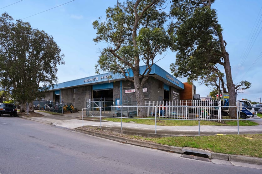 Click to view all images 75 Waratah Street Kirrawee NSW 2232 - Image 2