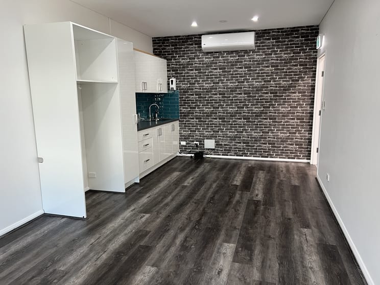 Click to view all images 29 Bay Road Taren Point NSW 2229 - Image 2