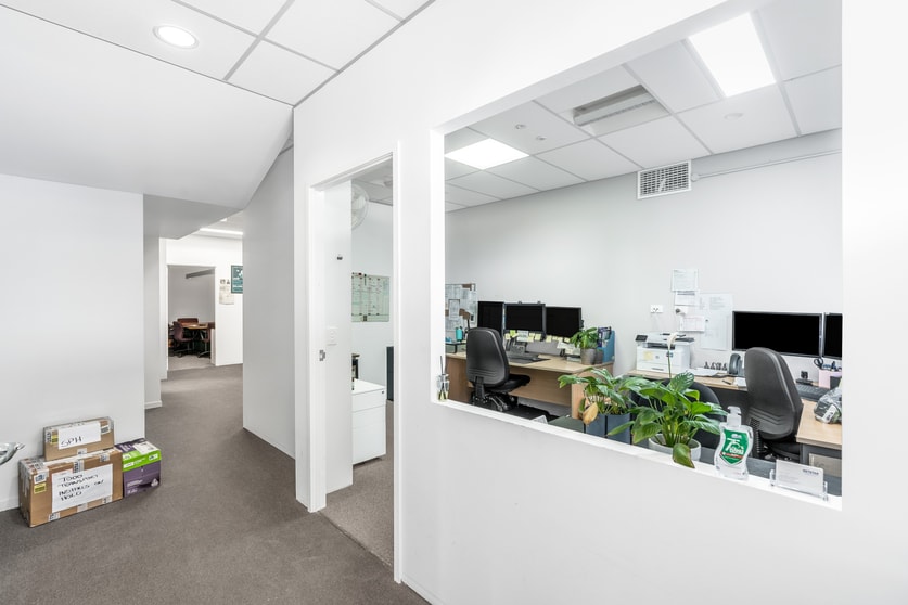 Click to view all images 7/300 Cullen Avenue Eagle Farm QLD 4009 - Image 2