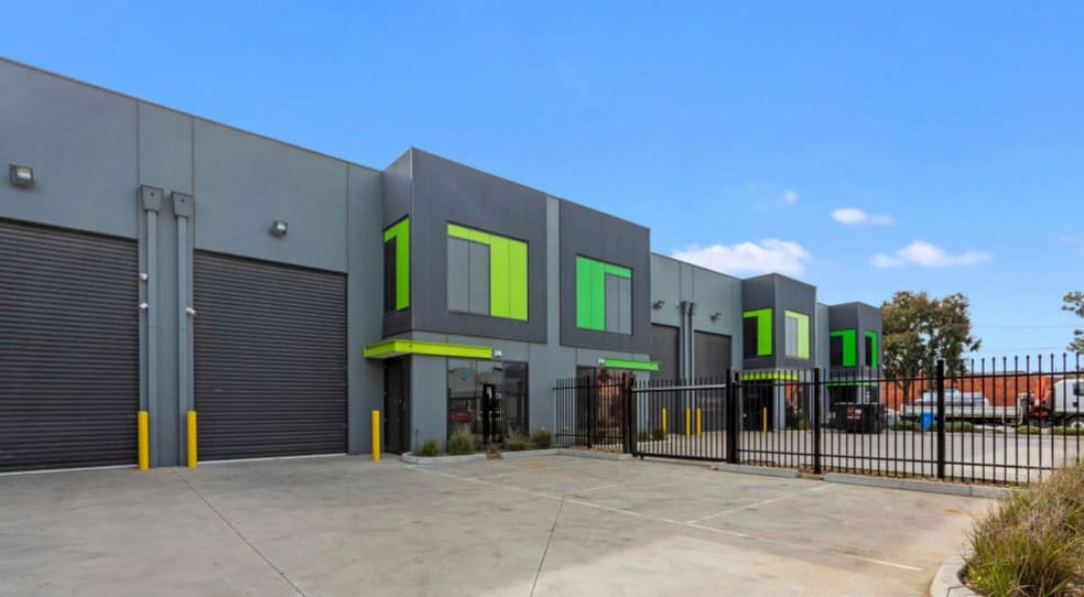 Click to view all images 4/1-5 Hamlet Street Cheltenham VIC 3192 - Image 1