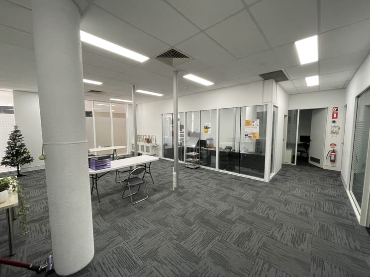 Click to view all images 72/2 Cape Street Dickson ACT 2602 - Image 3