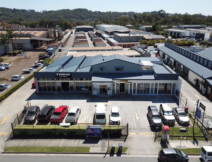 Click to view all images 4/53-55 Currumbin Creek Road Currumbin Waters QLD 4223 - Image 2