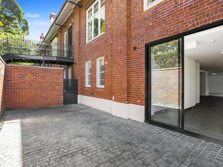 Click to view all images 26/100 Reynolds Street Balmain NSW 2041 - Image 2
