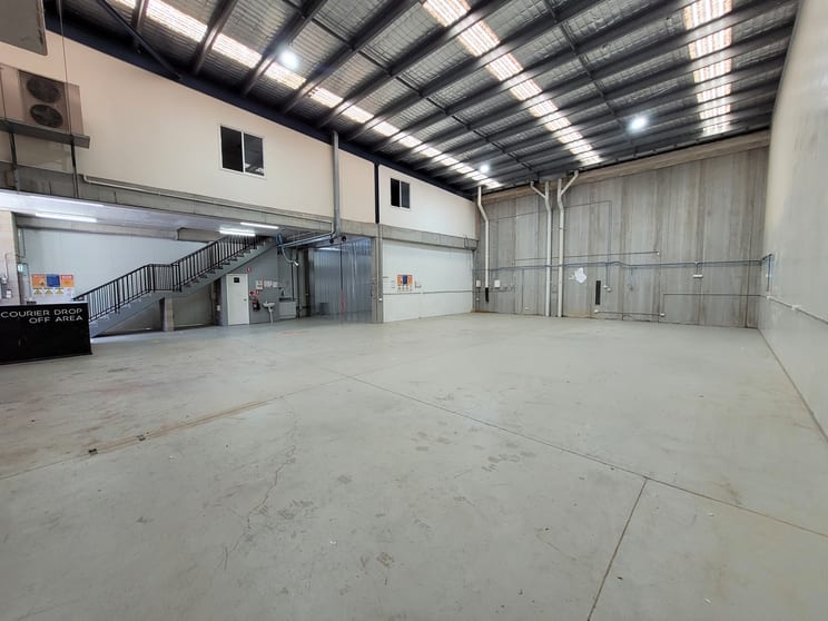 Click to view all images 8/6 - 8 MCLACHLAN AVENUE Artarmon NSW 2064 - Image 3
