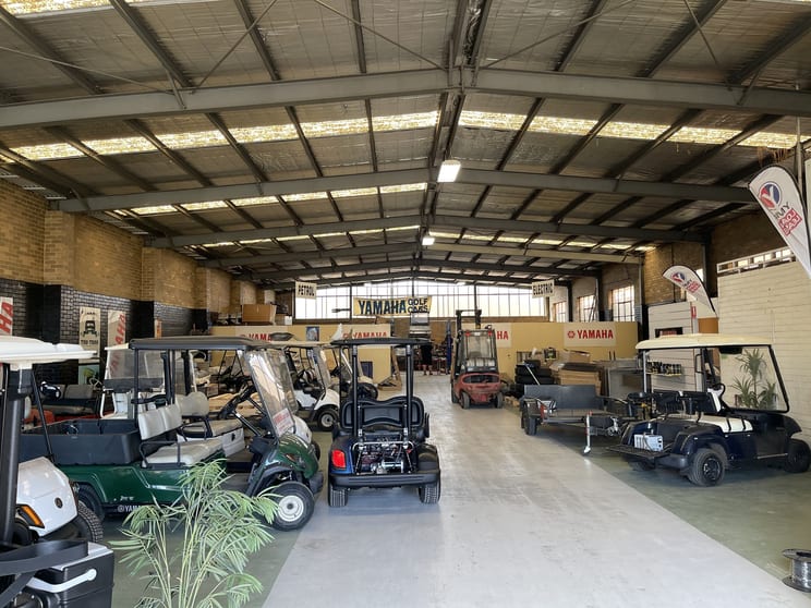 Click to view all images 242 Boundary Road Braeside VIC 3195 - Image 3