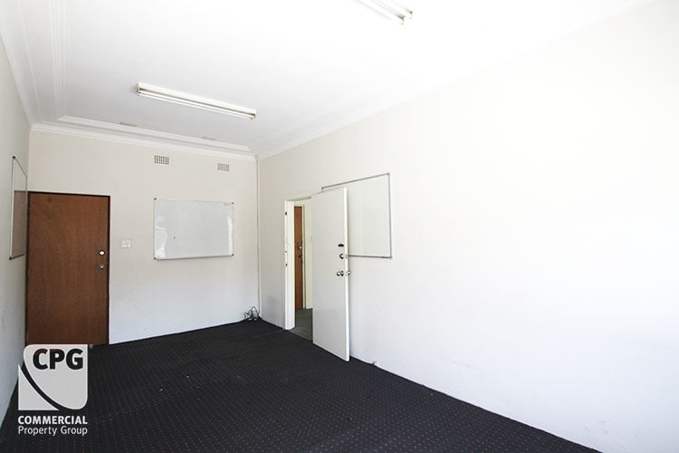 Click to view all images 15 & 16/423 King Georges Road Beverly Hills NSW 2209 - Image 3