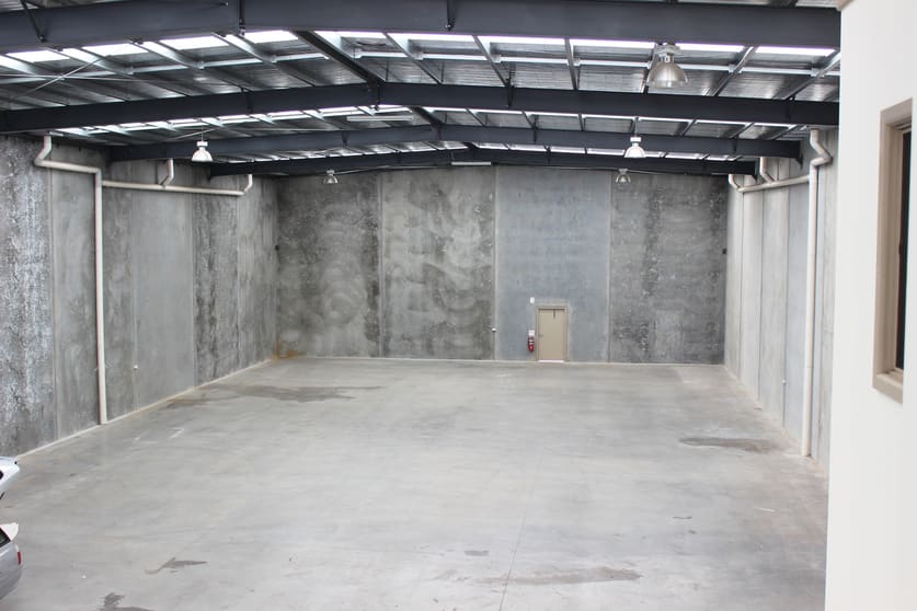 Click to view all images 90 Endeavour Way Sunshine West VIC 3020 - Image 3