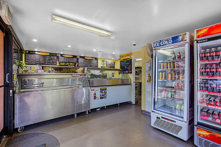 Click to view all images 13/1-5 Gardner Court Wilsonton QLD 4350 - Image 2