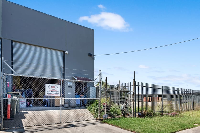 Click to view all images 221B Kororoit Creek Road Williamstown North VIC 3016 - Image 1