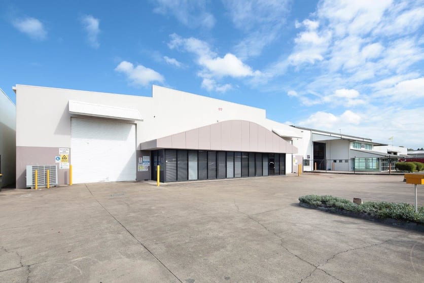 Click to view all images 27 Achievement Crescent Acacia Ridge QLD 4110 - Image 1